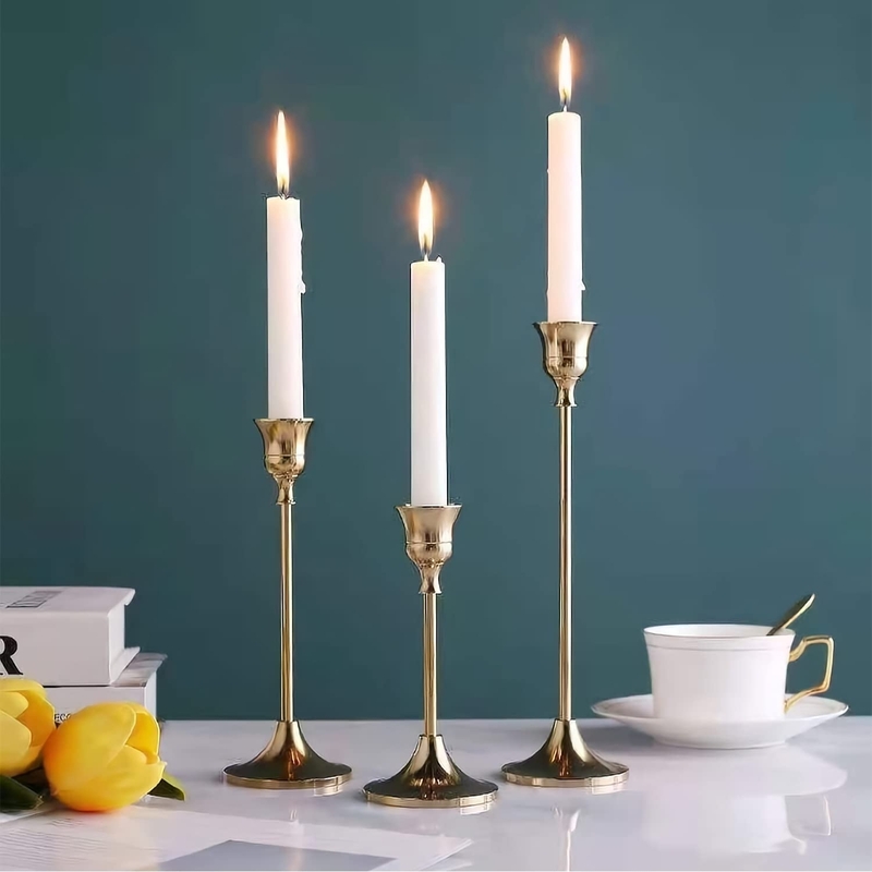 Candelabro dorado de metal para mesa y eventos | prologyc.es | repuestos.prologyc.es